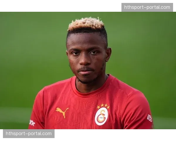 官方：那不勒斯前锋奥斯梅恩因大腿肌肉拉伤，将缺阵三周